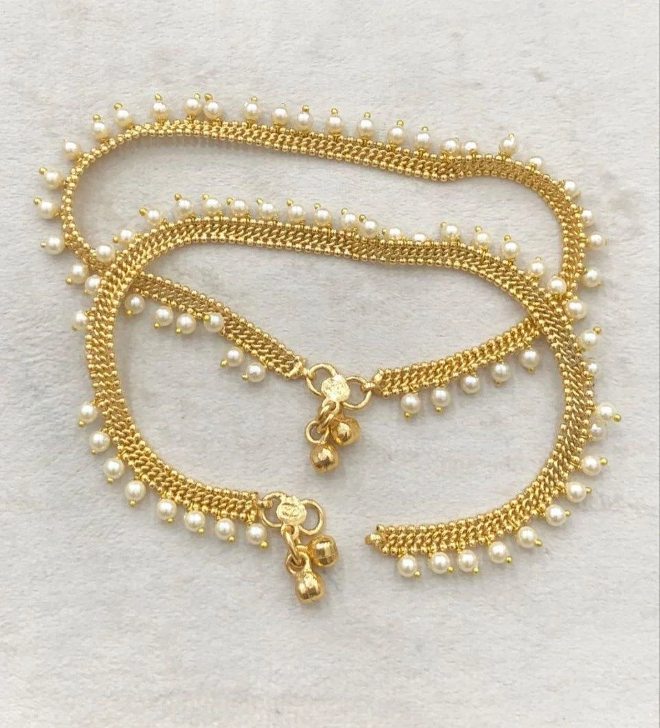 Antique Leafy Pearl Anklets